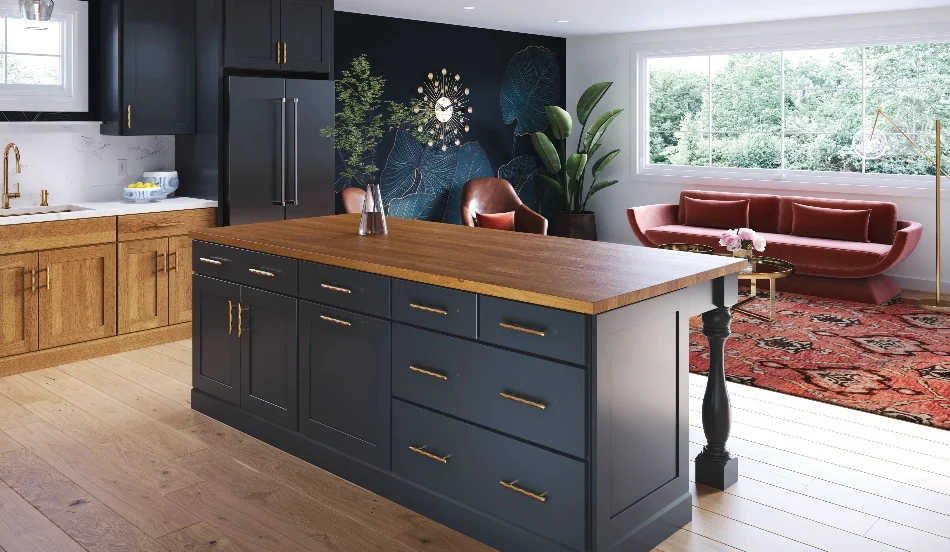 Duo-toned kitchen cabinets